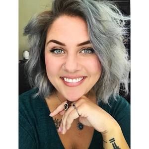 Meet your Posher, Caitlin